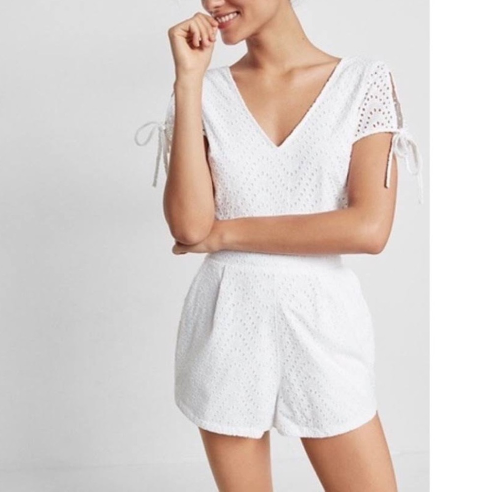 Express sleeve eyelet open back white romper Sz M